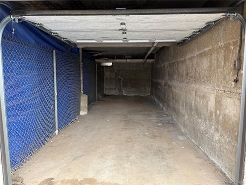 g044-134 Harry Van Arsdale Jr Ave, Flushing, NY, 11367 | Card Image