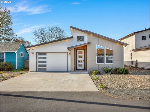 201 24th St Ne, Long Beach, WA, 98631-3662 | Card Image