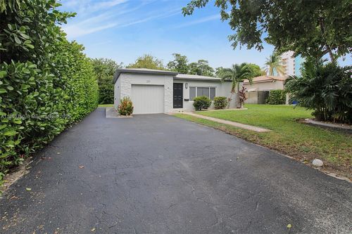 231 Ne 43rd St, Miami, FL, 33137-3446 | Card Image