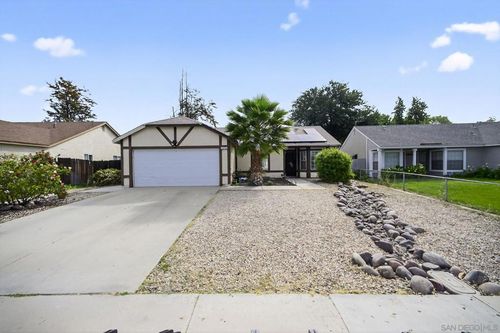 1072 Violet St, Hemet, CA, 92545-4702 | Card Image