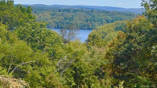 33 Raspberry Ln, Carmel, NY, 10512-5304 | Card Image