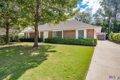 676 College Hill Dr, House other with 3 bedrooms, 2 bathrooms and null parking in Baton Rouge LA | Image 2