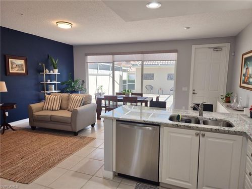 6112 Towncenter Cir, NAPLES, FL, 34119-9558 | Card Image