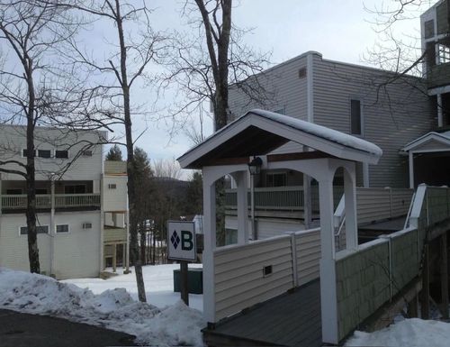 199 Mountainside Dr, Stowe, VT, 05672-5393 | Card Image
