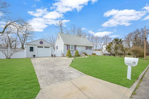 15 Lehigh Ave, Centereach, NY, 11720-3606 | Card Image