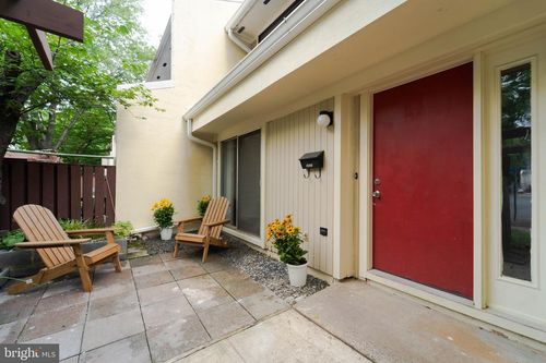 2221 Southgate Sq, RESTON, VA, 20191-1231 | Card Image