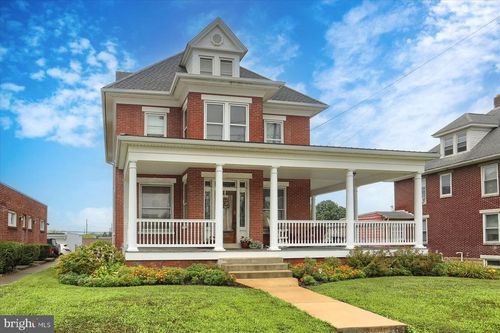 21 W Main St, CAMP HILL, PA, 17011-6327 | Card Image