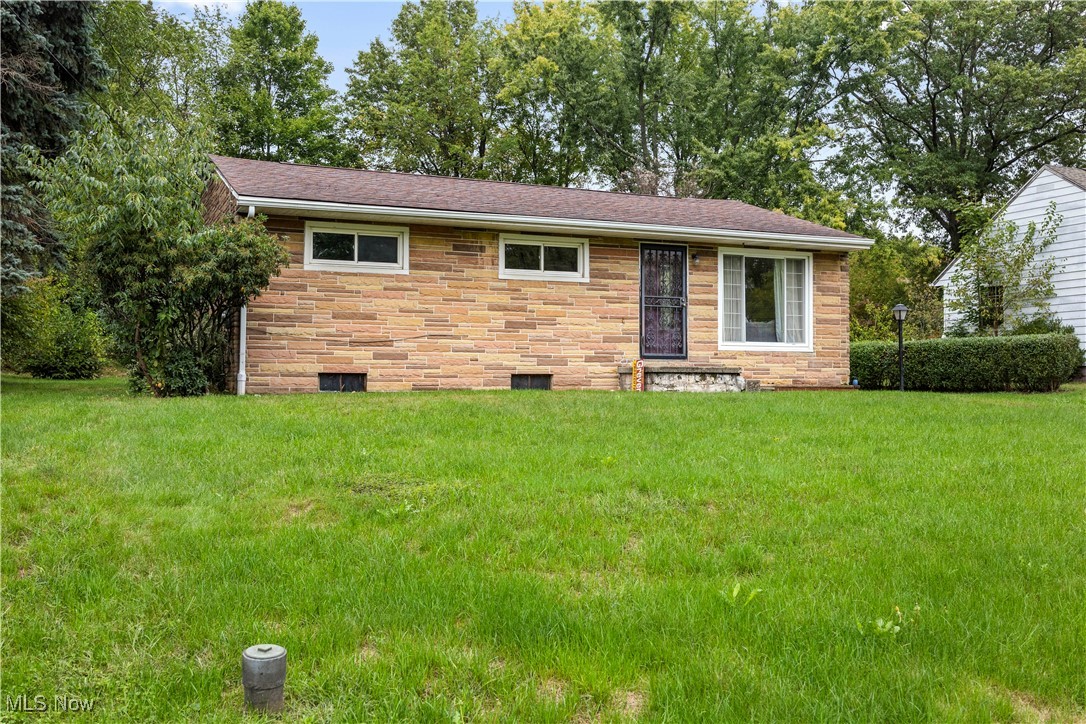 Springfield Lake Blvd, Akron, OH 44312