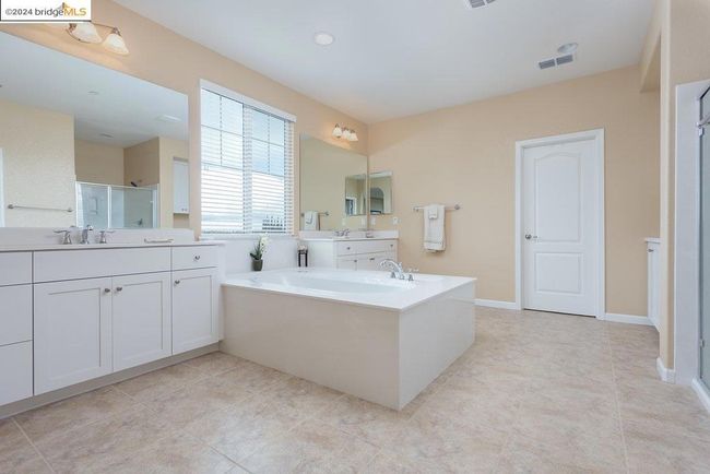 27 Rustic Ct, House other with 5 bedrooms, 3 bathrooms and 3 parking in Oakley CA | Image 4
