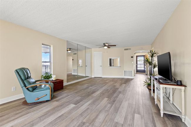 716 Cordova Grn, Condo with 2 bedrooms, 2 bathrooms and null parking in SEMINOLE FL | Image 11