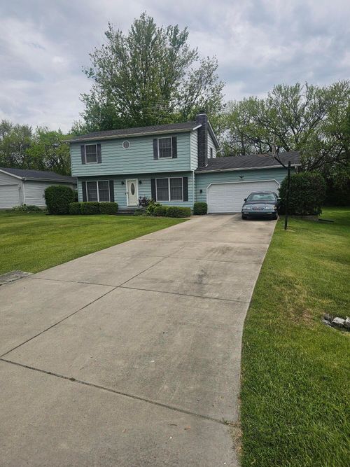 3863 Kingsway Dr, Crown Point, IN, 46307-8940 | Card Image