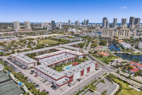 212-580 Egret Dr, Hallandale Beach, FL, 33009-5765 | Card Image