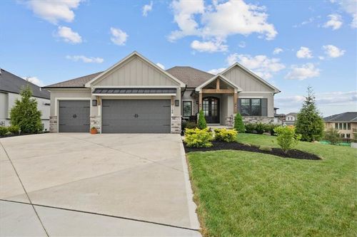 1108 Sw Deer Run Ct, Lee's Summit, MO, 64082 | Card Image