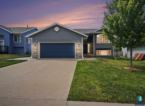 7321 W 51st St Street, Sioux Falls, SD, 57106 | Card Image