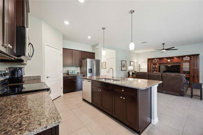 13804 Woodbridge Ter, House other with 3 bedrooms, 2 bathrooms and null parking in LAKEWOOD RANCH FL | Image 15