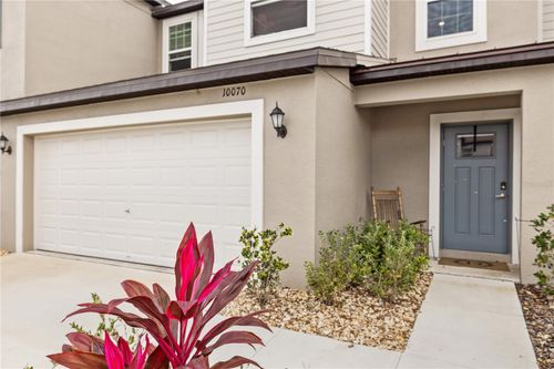 10070 Trumpet Honeysuckle Way, Wesley Chapel, FL, 33545 | Card Image