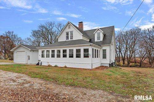 201 S 3rd St, Divernon, IL, 62530-2493 | Card Image