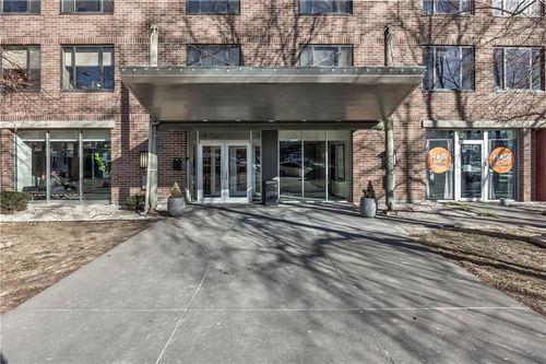 apt-8q-600 E 8th St, Kansas City, MO, 64106-1621 | Card Image