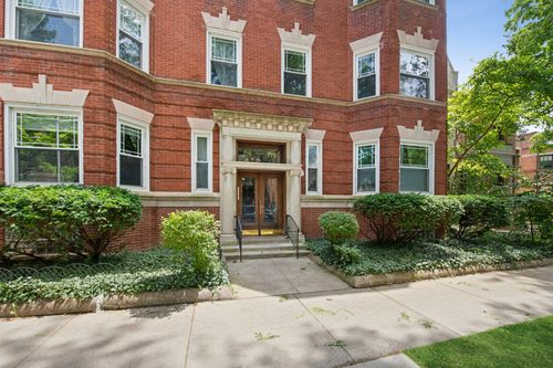 2s-5715 S Blackstone Ave, Chicago, IL, 60637-7135 | Card Image