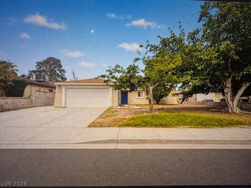 5279 Reeder Cir, Las Vegas, NV, 89119-4856 | Card Image
