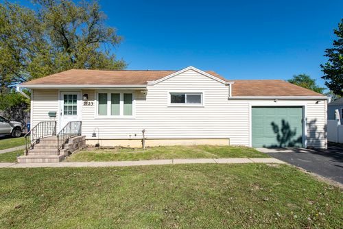 2123 N Mcaree Road, Waukegan, IL, 60087 | Card Image