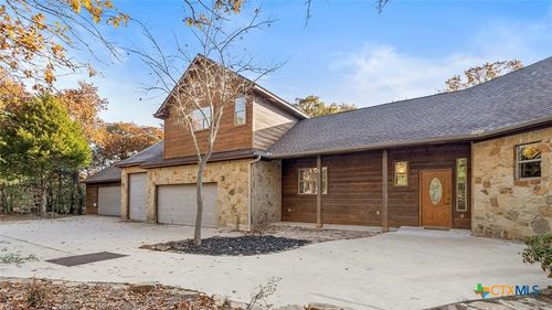 315 Arbors Cir, Elgin, TX, 78621-5616 | Card Image