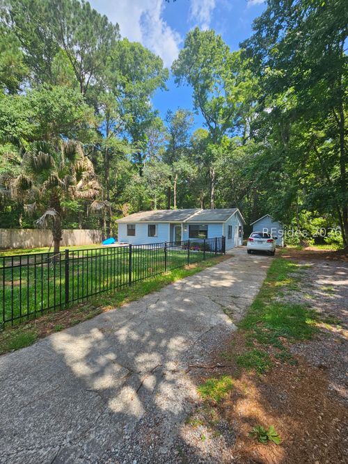4001 Hodge Dr, Beaufort, SC, 29906-7155 | Card Image