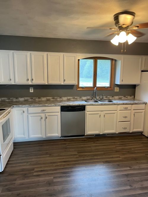 180 W Southmoor Ave, Manito, IL, 61546 | Card Image