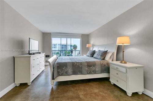 apt-306-501 Three Islands Blvd, Hallandale Beach, FL, 33009-2853 | Card Image