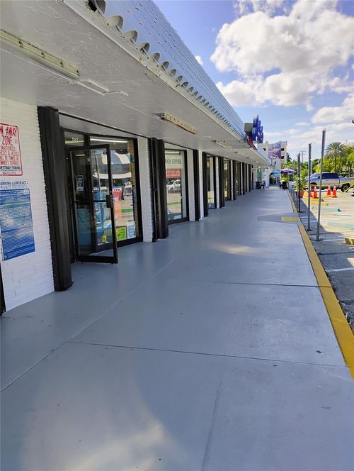 2068-2076-2060 Ne 2nd St, Deerfield Beach, FL, 33441-3824 | Card Image