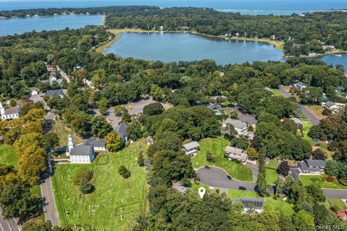 6 Vingut Ln, Setauket, NY, 11733-3049 | Card Image