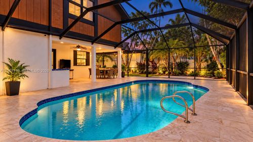 1671 E Sandpiper Cir, Pembroke Pines, FL, 33026 | Card Image
