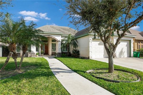 305 N 15th St, Hidalgo, TX, 78557-3862 | Card Image