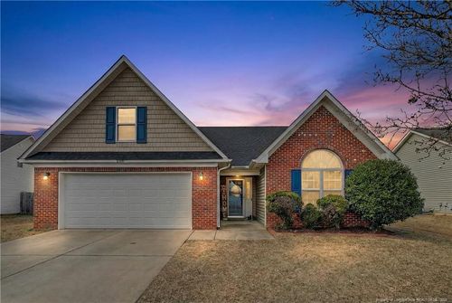 208 Lochwood Dr, Raeford, NC, 28376-8911 | Card Image