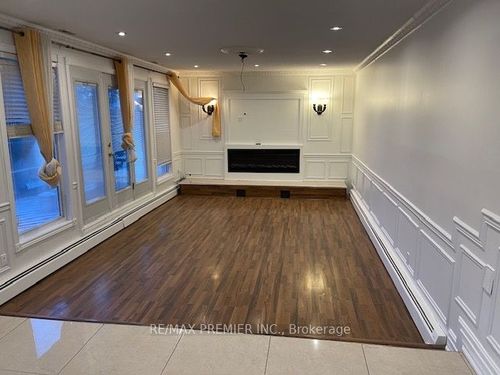 2201 17 Side Rd, Bolton, ON, L7E0W1 | Card Image