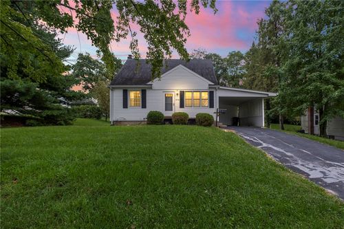 373 Thelma Ave, Xenia, OH, 45385-2115 | Card Image