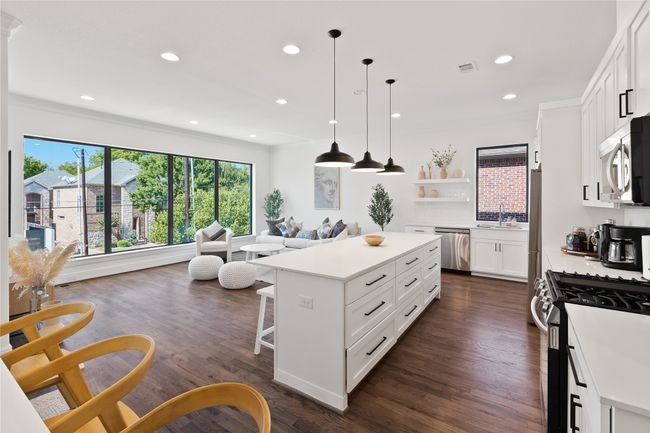 A - 5014 Mission Ave, Home with 4 bedrooms, 5 bathrooms and 4 parking in Dallas TX | Image 4