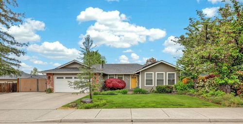 2669 Lawnview Dr, Medford, OR, 97504-2131 | Card Image