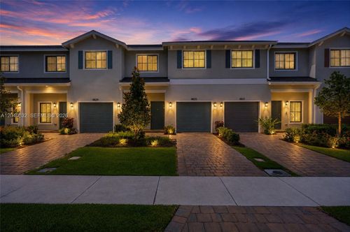 4825 Dillion St, Lake Worth, FL, 33463-4000 | Card Image