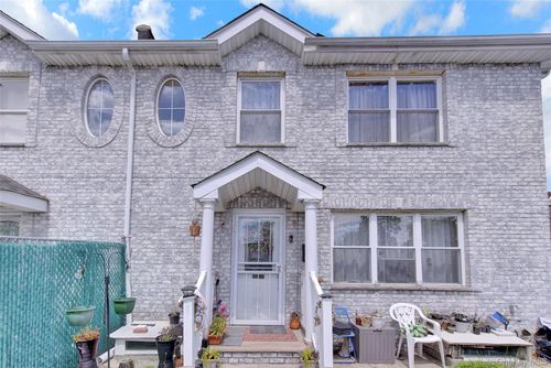 legal-2-family-25103 Union Turnpike, New York, NY, 11426 | Card Image