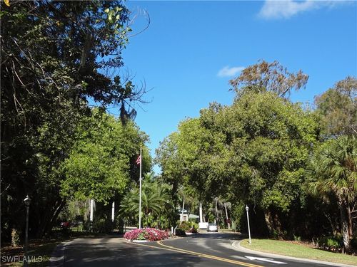 403b-1860 Bald Eagle Dr, Naples, FL, 34105-2965 | Card Image