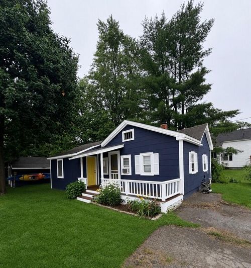 10 Douglas St, Lisbon, ME, 04252-1707 | Card Image
