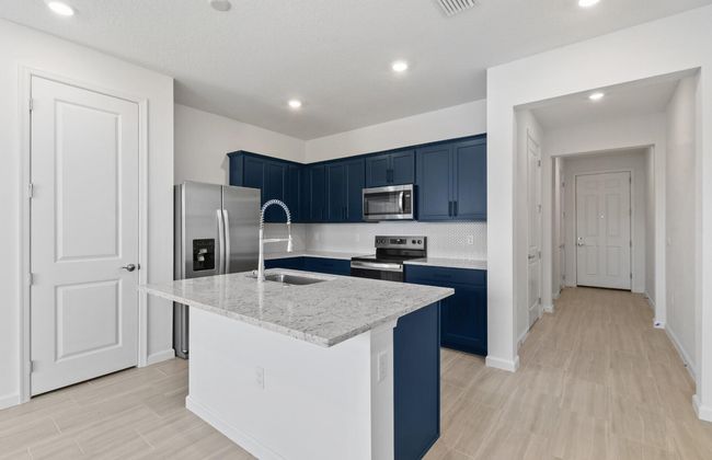 NAUTICAL-24-04 - 491 Sw Sally Way, Condo with 3 bedrooms, 3 bathrooms and null parking in Stuart FL | Image 7