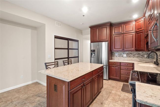 APT-3C - 505 N And South Rd, Condo with 3 bedrooms, 3 bathrooms and 2 parking in University City MO | Image 13