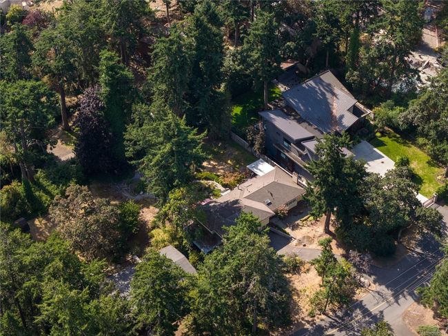 3935 Tudor Ave, House other with 4 bedrooms, 3 bathrooms and 2 parking in Saanich BC | Image 30