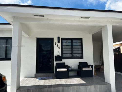 250 W 14th St, Hialeah, FL, 33010-3423 | Card Image