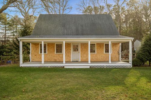 116 Franklin Ter, Vineyard Haven, MA, 02568-6424 | Card Image