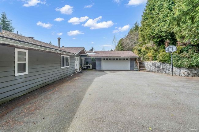1181 Chartwell Drive, House other with 7 bedrooms, 4 bathrooms and 6 parking in West Vancouver BC | Image 3
