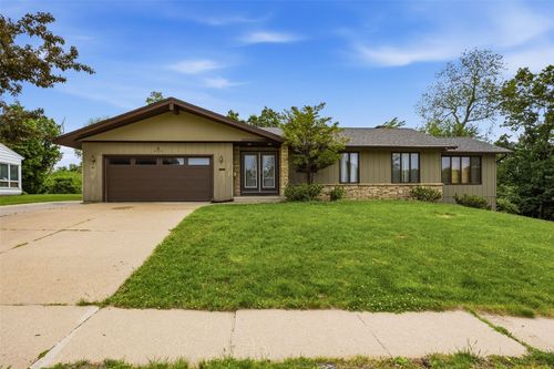 2928 Alleghany Dr Ne, Cedar Rapids, IA, 52402-3312 | Card Image