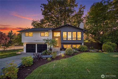 10703 126th Ave Ne, Kirkland, WA, 98033-4640 | Card Image